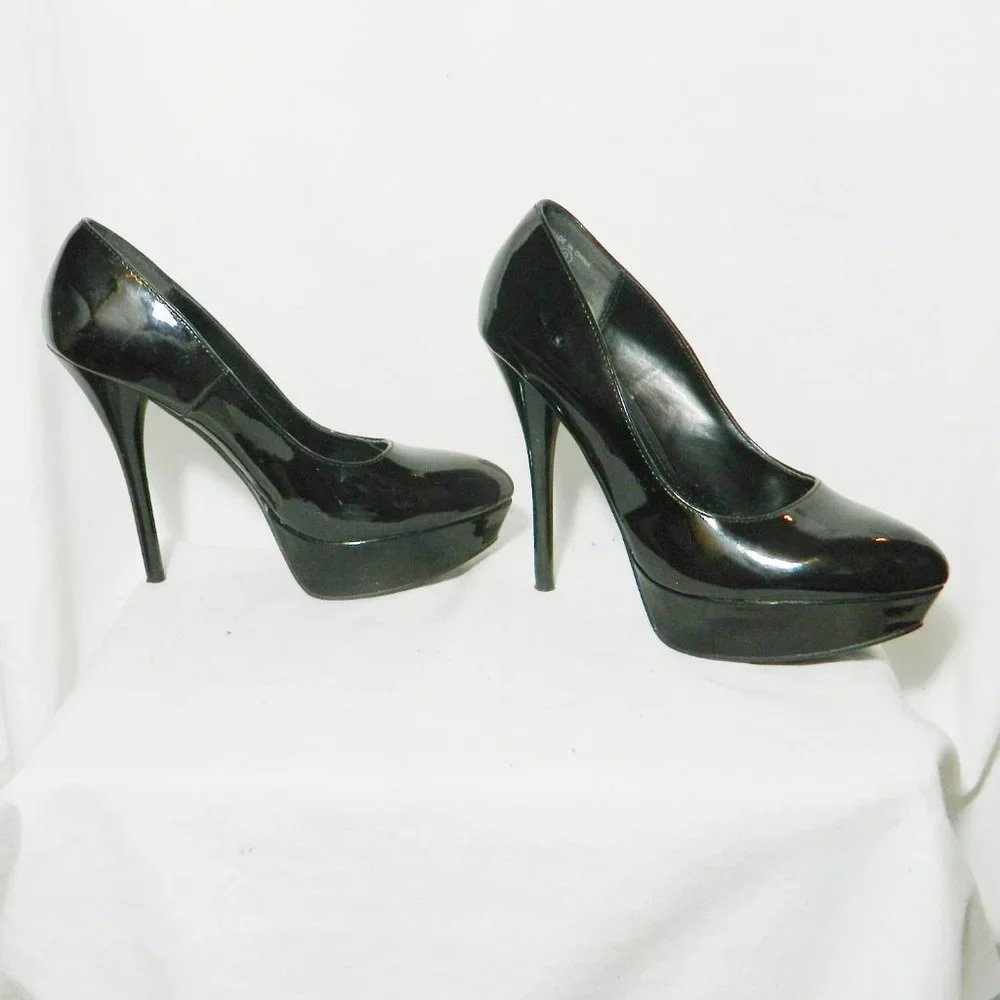 Call it Spring Black Patent Platform Pumps Sz 9
